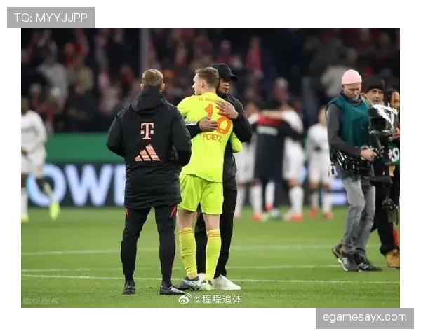 诺伊尔：从门线守护者到后场指挥官，独特风格引领现代门将新潮流