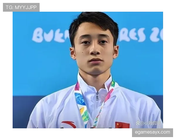 练俊杰这训练强度，凌晨四点泳池边啃鸡胸肉的样子谁懂